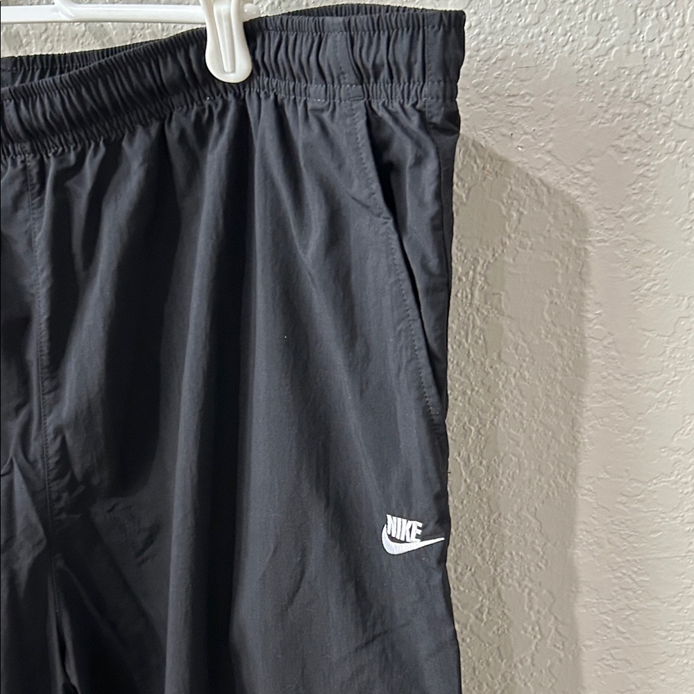 Nike Black Cargo Jogger Pants with Elastic Cuffs - Picture 6 of 9